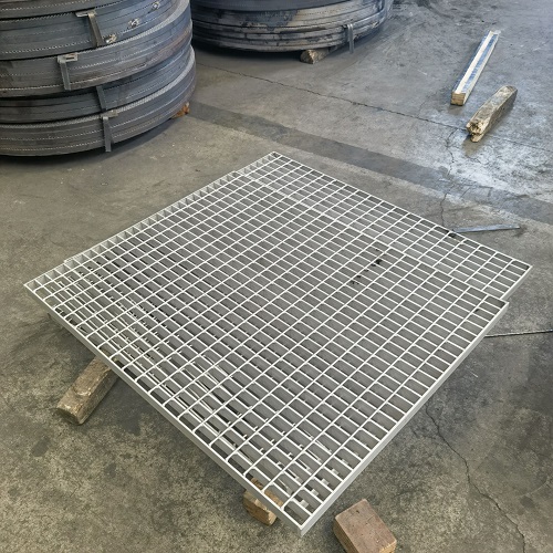 客戶血淚教訓(xùn)：選錯(cuò)鋼格板規(guī)格，3個(gè)月就變形！