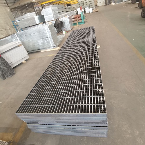 承重需求怎么匹配？鋼格柵荷載計(jì)算與選型方法