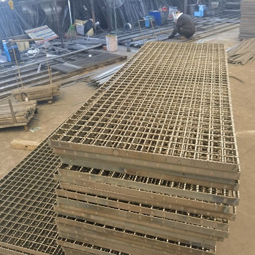 鋼格柵≠普通鋼板！它的獨特優(yōu)勢全在這里