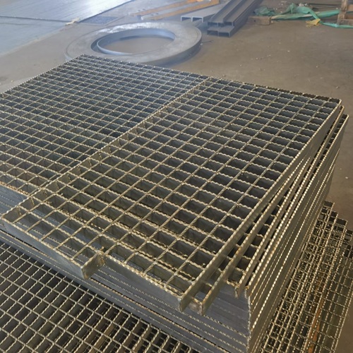 鋼格柵≠普通鋼板！它的獨特優(yōu)勢全在這里