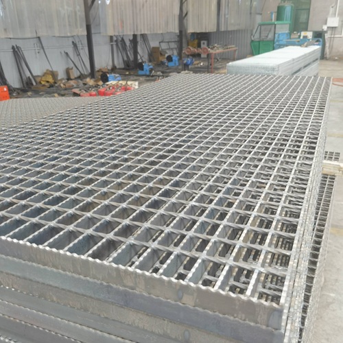 鋼格板用于學(xué)校實訓(xùn)平臺的真實案例