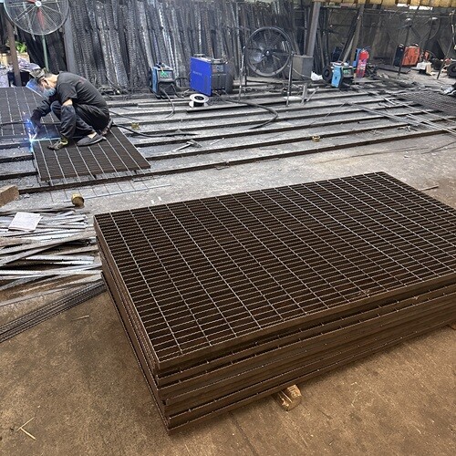 別再被忽悠了，鋼格柵板選錯(cuò)損失遠(yuǎn)比你想象的大