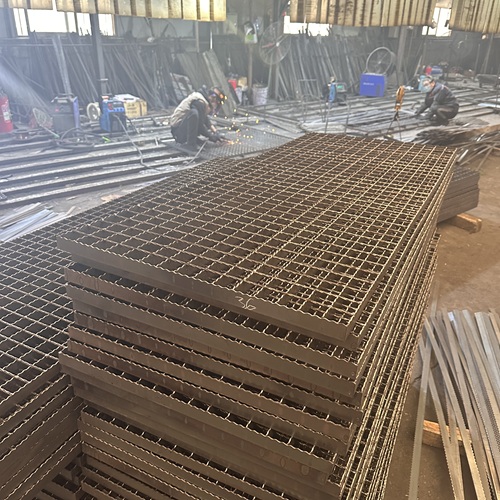 鋼格柵板維護(hù)保養(yǎng)指南，延長使用壽命