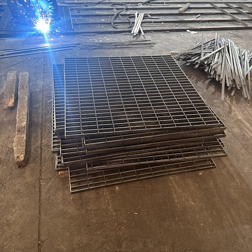 鋼格柵板的型號(hào)分類全解析，別再選錯(cuò)了