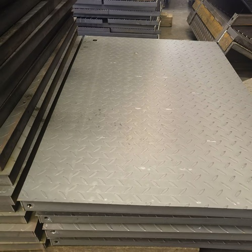 地下管廊巡檢平臺(tái)首選鋼格板，3大核心原因揭秘